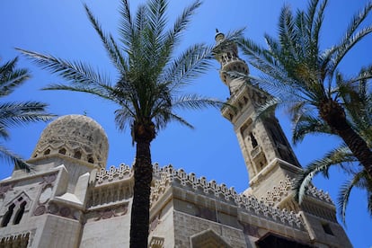 Mezquita de Abu Al-Abbas Al-Mursi, en Alejandría (Egipto). Tanto la edificación como el barrio donde se encuentra llevan el nombre de un devoto murciano que llegó a Egipto en el siglo XIII.