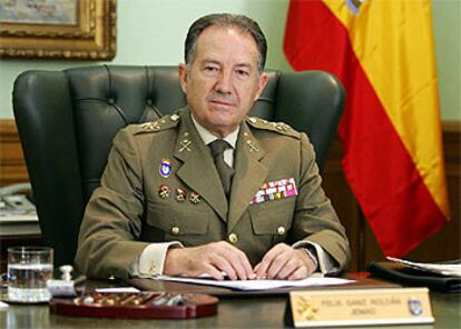 El general Félix Sanz Roldán, en su despacho del Estado Mayor de la Defensa.