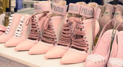 Zapatillas diseñadas por Rihanna para Puma.