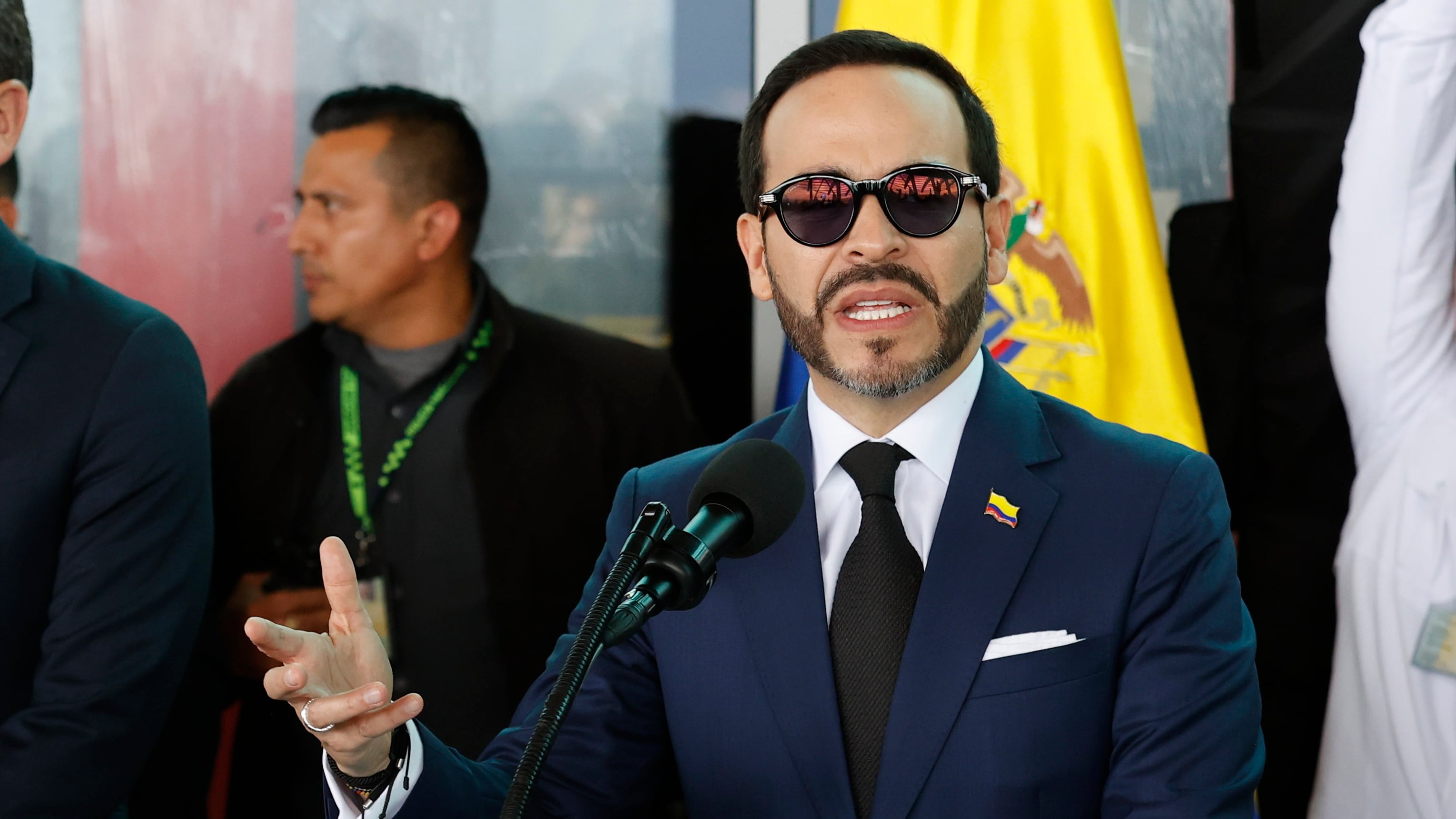 Una excusa perfecta para dar cariño a los políticos Una excusa perfecta para dar cariño a los políticos