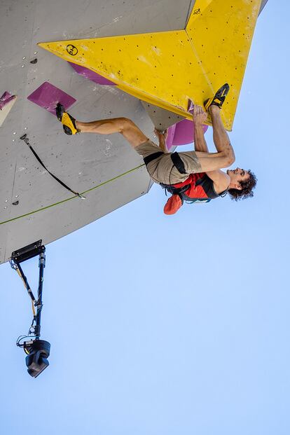 Adam Ondra, en  la prueba de la Copa del Mundo de Briançon.