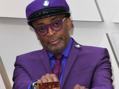 Spike Lee ha dado tres lecciones de historia contemporánea con un solo un 'look'.