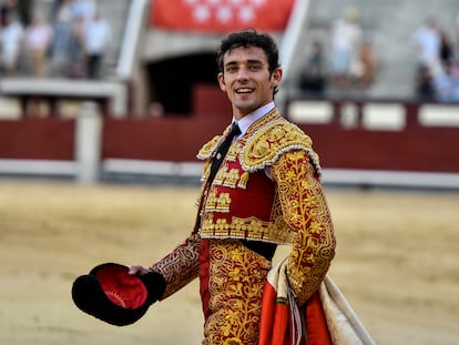 Álvaro Burdiel, durante la vuelta al ruedo en el sexto de la tarde.