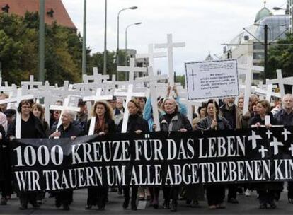 Manifestación de antiabortistas el pasado septiembre en Berlín bajo el lema "1.000 crucifijos para la vida. Estamos de luto por todos los niños abortados".