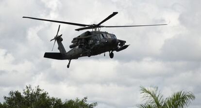 Um helicóptero das forças armadas colombianas em 21 de novembro.