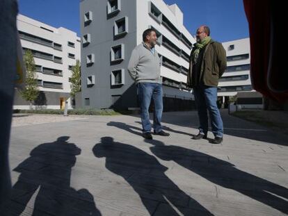 Promociones de viviendas con pisos ocupados en el Paseo de la Democracia de Torrejon de Ardoz.