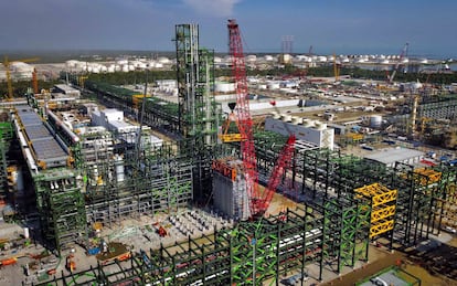 Vista panorámica de la refinería de Dos Bocas durante su construcción, el 30 de junio de 2022, en el Estado de Tabasco.