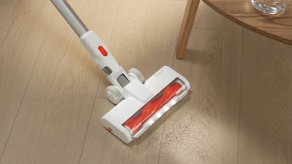 Artículo de EL PAÍS Escaparate que describe las ventajas del aspirador escoba inalámbrico Xiaomi Vacuum Cleaner G20 Lite