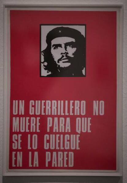 Anti afiche de Roberto Jacoby con una imagen del Che Guevara.