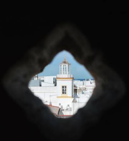 Una de las pocas torres coronadas con estructura de madera que se conservan en Cádiz.