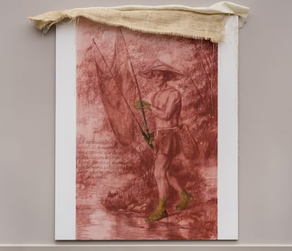 'Máscaras mestizas III (manos y pies de un pescador filipino)' (2024), de Sandra Gamarra, obra que se puede ver en la exposición 'Pinacoteca migrante' en la Biblioteca Nacional de España.