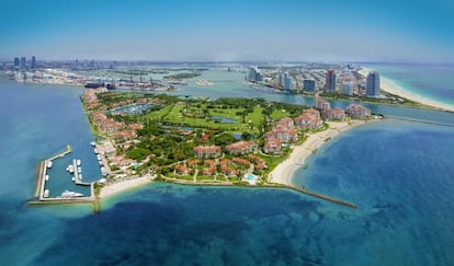 Fisher Island e Miami Beach (à direita).