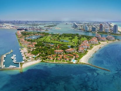 Fisher Island e Miami Beach (à direita).