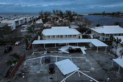 Viviendas y estructuras dañadas tras el paso de 'Milton' en Venice, Florida.  Este 10 de octubre. 