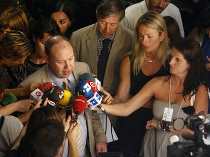 El jefe de la delegaci&oacute;n del Parlamento Europeo, Derek Vaughan, en junio en la Generalitat.