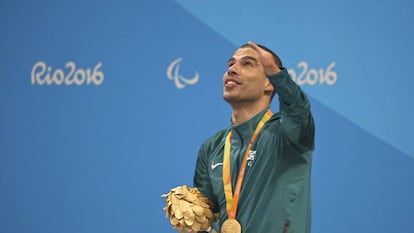 O nadador Daniel Dias, após o ouro nos 50m costas.