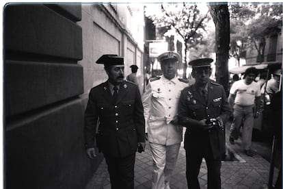 De izquierda a derecha, Antonio Tejero, Camilo Menéndez y Ricardo Sáenz de Ynestrillas, condenados por la Operación Galaxia, en 1980.