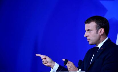 Emmanuel Macron, durante la conferencia de prensa, este viernes en Bruselas.