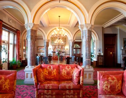 Interior del hotel Camelot.