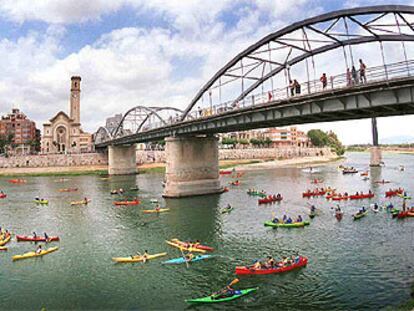 Fiesta de piraguas entre Xerta y Tortosa