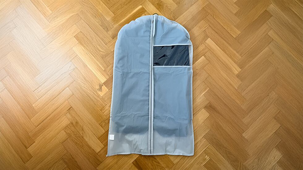 Portatrajes para hombre y mujer Niviy.