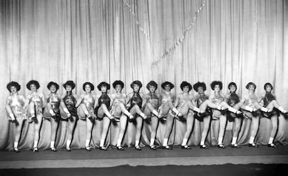 Las Alfred Jackson’s Dancing Girls actúan en La Alhambra, Granada, un 2 de julio de 1928. 