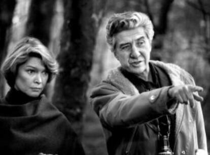 Alain Resnais e Ellen Burstyn na rodagem de 'Providence'.