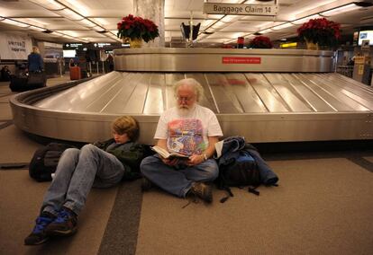 Antes en Navidad se viajaba al pueblo, a ver a la familia. Ahora también, sobre todo en Nochebuena. Pero en Nochevieja y Fin de Año los que han ahorrado se marchan a Londres, a Nueva York... A lo loco.