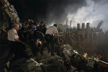 <i>World Trade Center</i> reconstruye a través de dos de los últimos supervivientes de las Torres Gemelas la tragedia del 11-S.