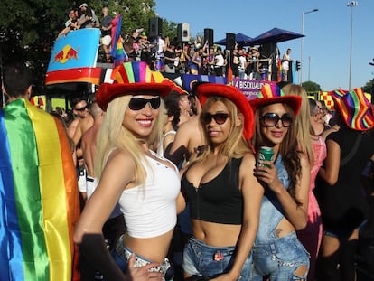 Ambiente en la marcha del Orgullo de 2016 en Madrid.