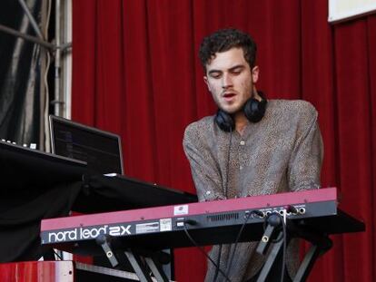 El chileno Nicolas Jaar, en su concierto de 2012 en el S&oacute;nar de barcelona con su grupo Garkside.