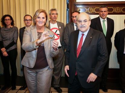 La presidenta del Parlament, Núria de Gispert, y el consejero de Economía, Andreu Mas-Colell, presentan las cuentas de la Generalitat.
