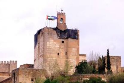 Torre de la Vela, la más popular de la Alhambra. EFE/Archivo