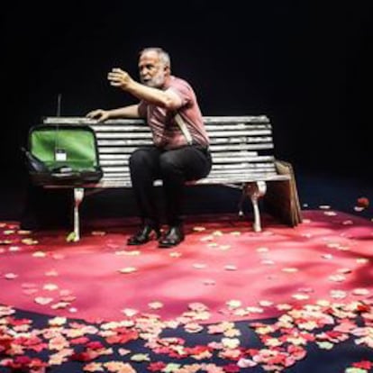 Escena de la obra 'Hoy tengo algo que hacer'. Fotografía: Vanessa Esteban Pino (TEATRO DEL BARRIO)