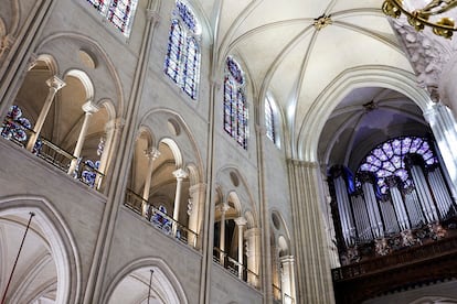 Parte de la nave central y del nuevo órgano de la catedral de Notre Dame.