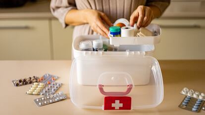 Mantén tus medicinas ordenadas con estas cajas botiquín vacías. GETTY IMAGES.