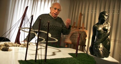 El fallecido escultor Leonardo Borràs en su estudio, en diciembre de 2007.