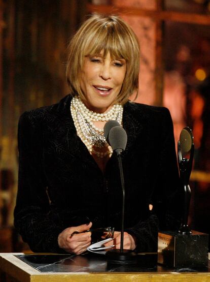 Cynthia Weil, cuando recogió un premio en la ceremonia del Rock and Roll Hall of Fame en Nueva York, en 2010.