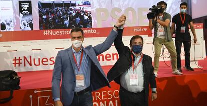  El presidente del Gobierno, Pedro Sánchez y el presidente de la Junta de Extremadura, Guillermo Fernández Vara.