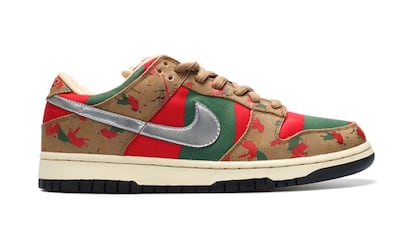 Nike Dunk Low SB Freddy Krueger Sample

En 2007 la firma lanzó una serie de modelos inspirados en clásicos del terror como Pesadilla en Elm Street y El Amanecer de los Muertos. Pvp: 7.000 euros.