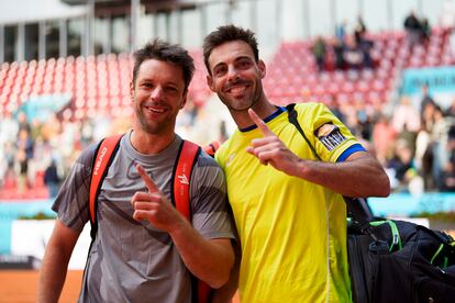 Zeballos y Granollers celebran la victoria en la pista Arantxa Sánchez Vicario de Madrid.