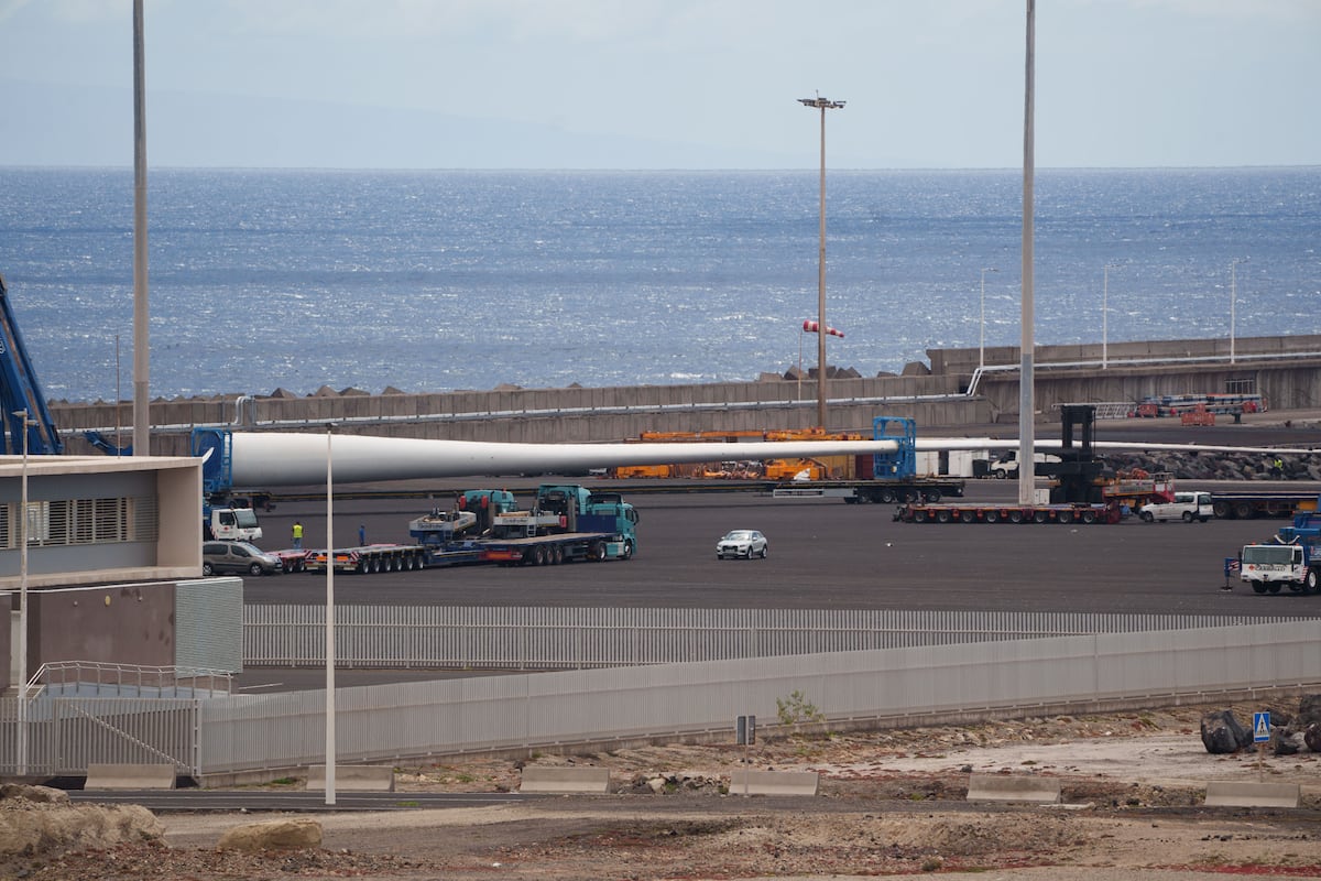 Anchoring off Tenerife, small‑boat transfers and talks with 22 countries: The difficult return home for the hantavirus cruise passengers