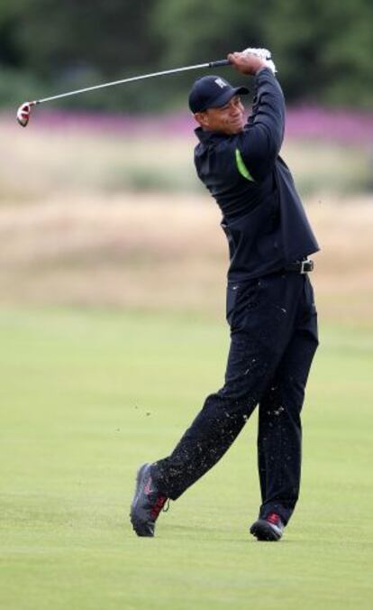 Tiger Woods, entrenándose en Royal Liverpool.