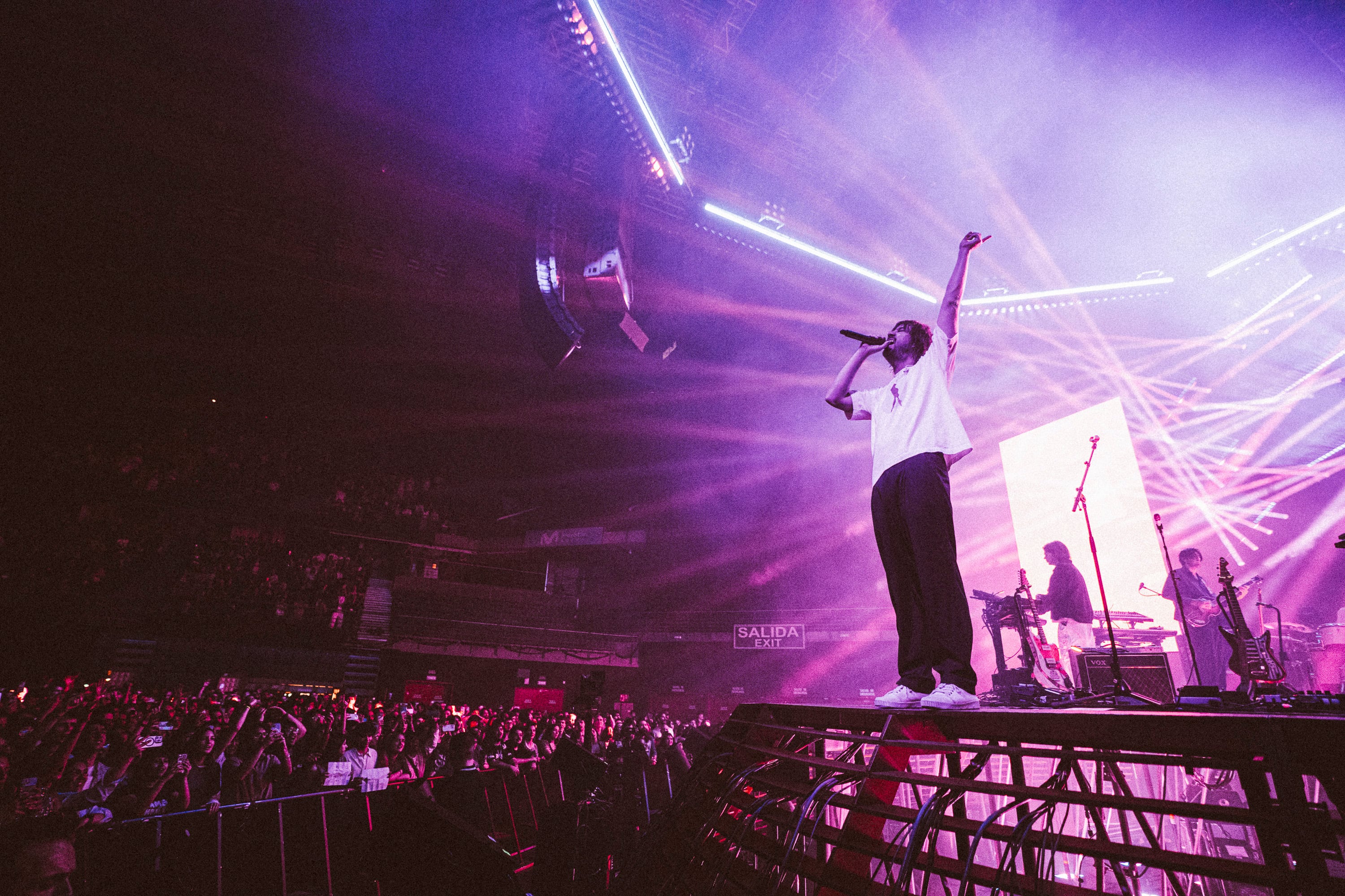Kevin Parker, de Tame Impala, en su concierto en el Movistar Arena, en Madrid.