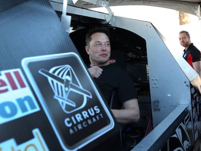 Elon Musk durante uma prova do Hyperloop, em Los Angeles.