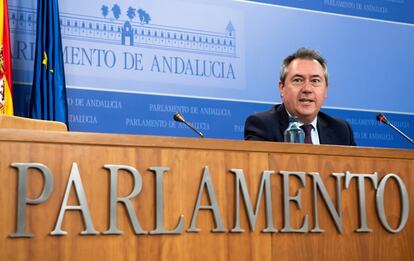 El líder socialista andaluz, Juan Espadas, en el Parlamento andaluz esta semana.