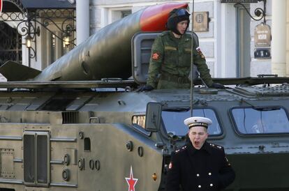 Preparativos, en San Petersburgo, para la celebración de la victoria de Rusia sobre la Alemania nazi, que se celebrará el 9 de mayo de 2014.