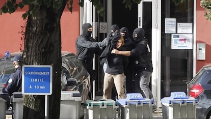 Lesaka, en el hotel en M&acirc;con (Francia) donde fue arrestada. 