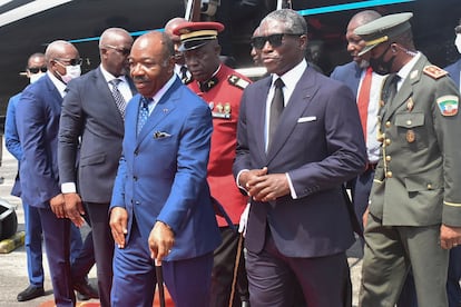 El vicepresidente ecuatoguineano Teodoro Nguema Obiang Mangue (derecha) recibía al presidente de Gabón, Ali Bongo Ondimba, este miércoles en Malabo.