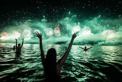 Celebração em uma praia do Rio de Janeiro.